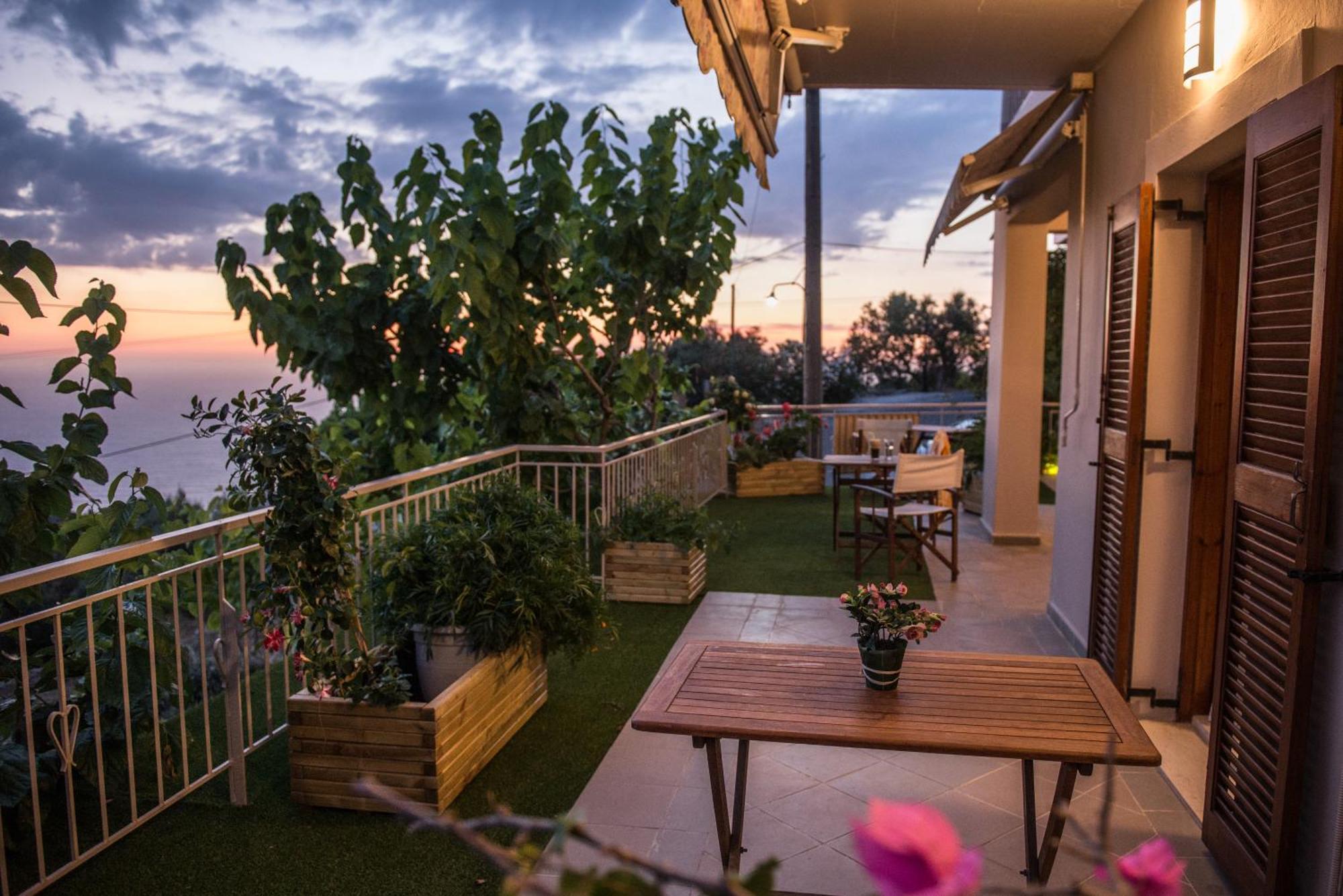 Appartement Aloni & *